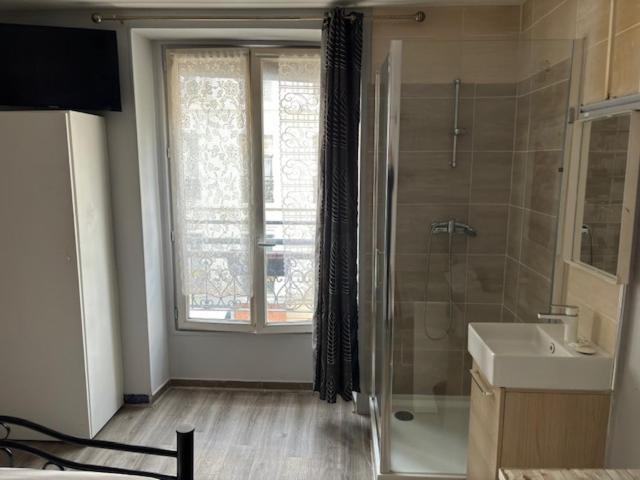 Hotel Du Chateau Paris Luaran gambar